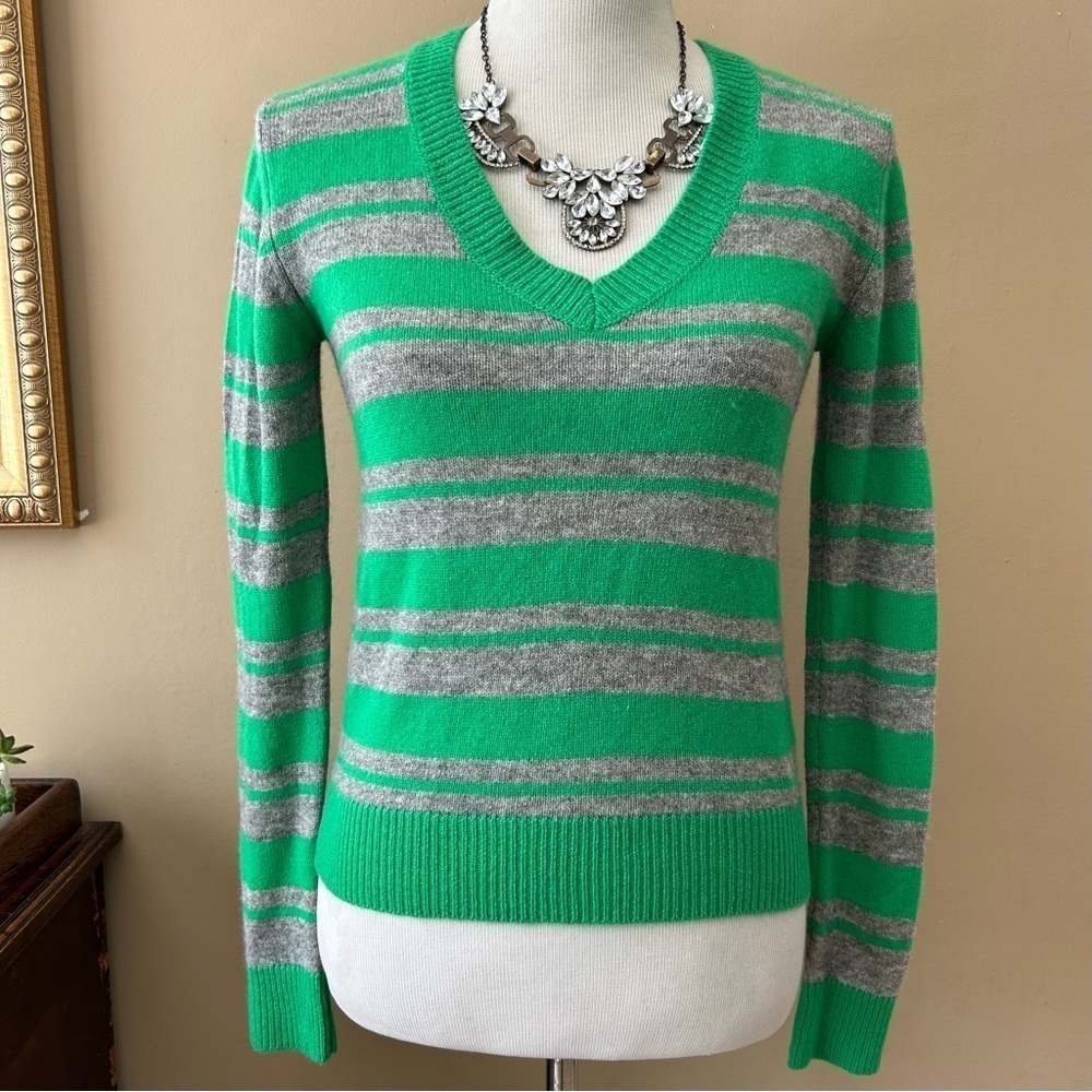 Jumper 1234 100% Cashmere Sweater Kelly Green Gray Striped V-Neck Size 1 / Small